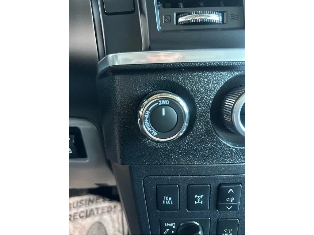 Toyota Sequoia 2019 V8 Platinum 4WD * АвтоКредит * (Цена до БГ)), снимка 17 - Автомобили и джипове - 53866406