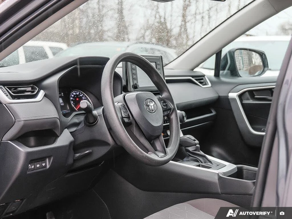 Toyota Rav4 LE AWD, снимка 7 - Автомобили и джипове - 54384240