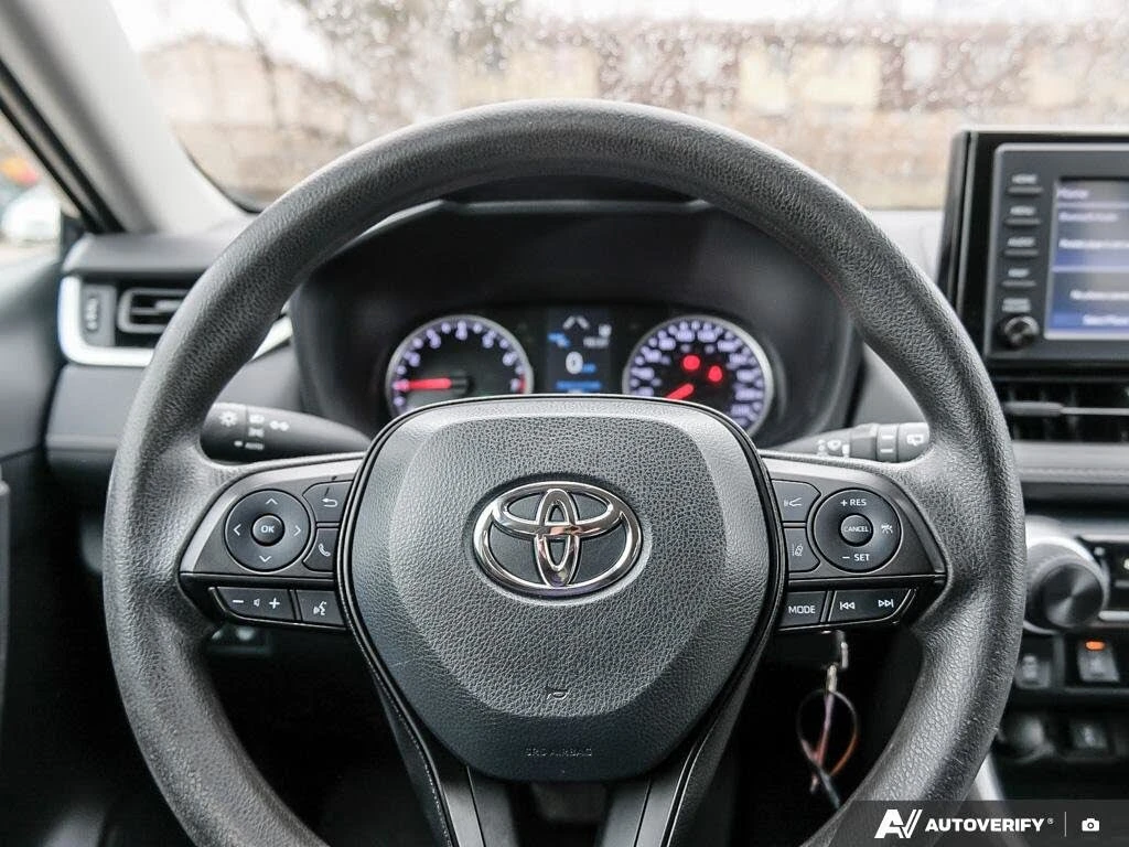 Toyota Rav4 LE AWD, снимка 8 - Автомобили и джипове - 54384240