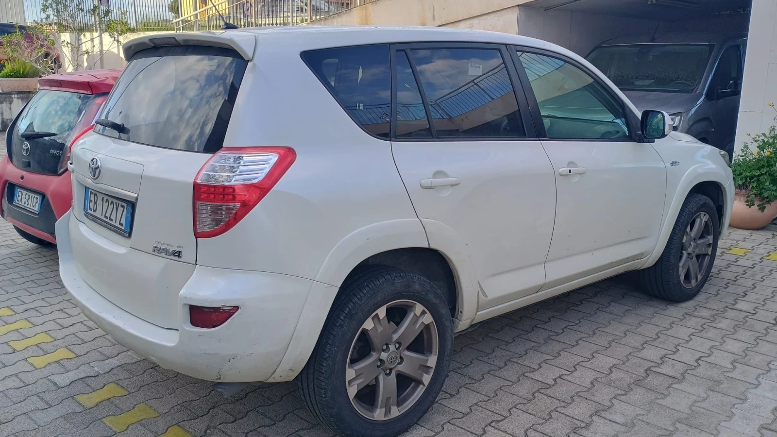 Toyota Rav4 NAVI* КОЖА* ПОДГРЕВ* КАМЕРА* 221800км* , снимка 6 - Автомобили и джипове - 54923430