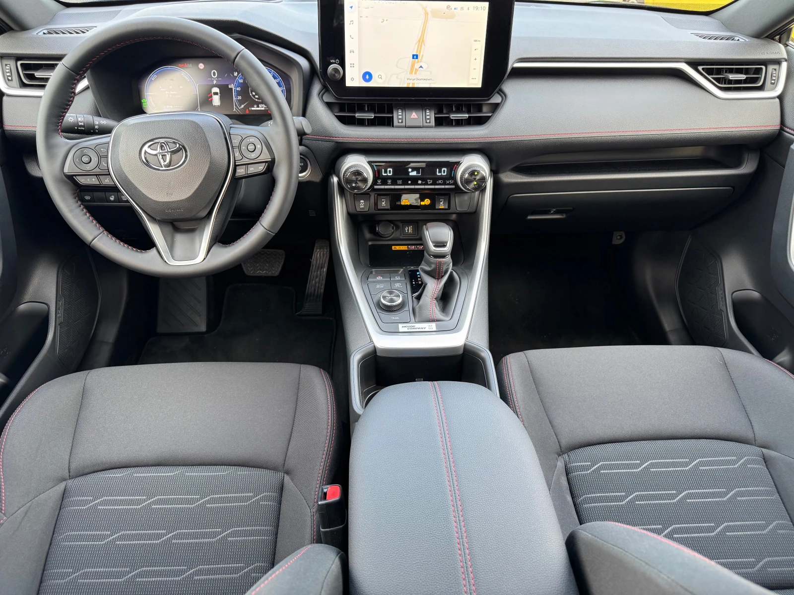 Toyota Rav4 2, 5L Plug-in-Hybrid/ 4X4 | Mobile.bg � ����������� 12
