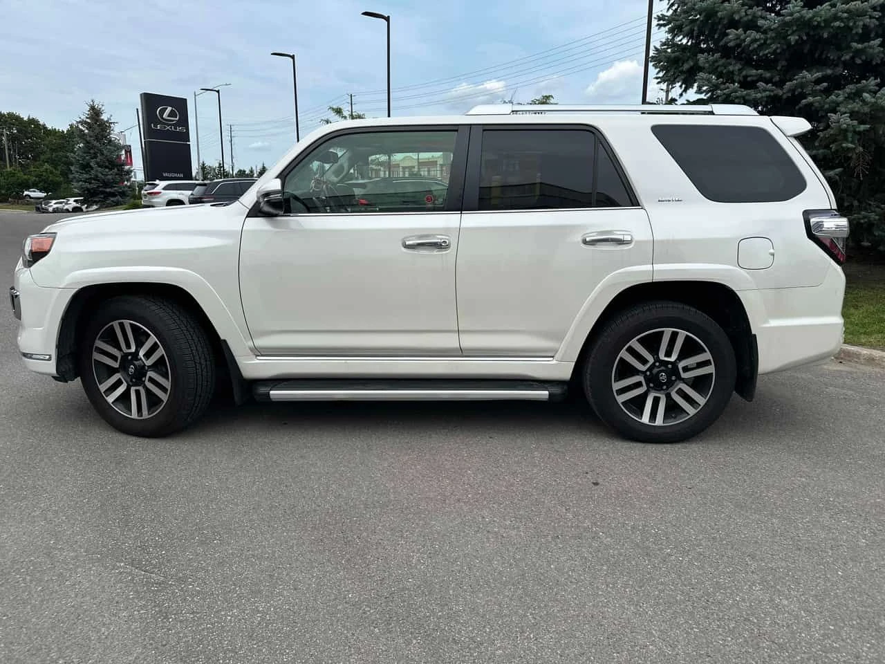 Toyota 4runner * 4WD *  ГЛАВНО ПРЕДСТАВИТЕЛСТВО НА TOYOTA, снимка 2 - Автомобили и джипове - 55425441