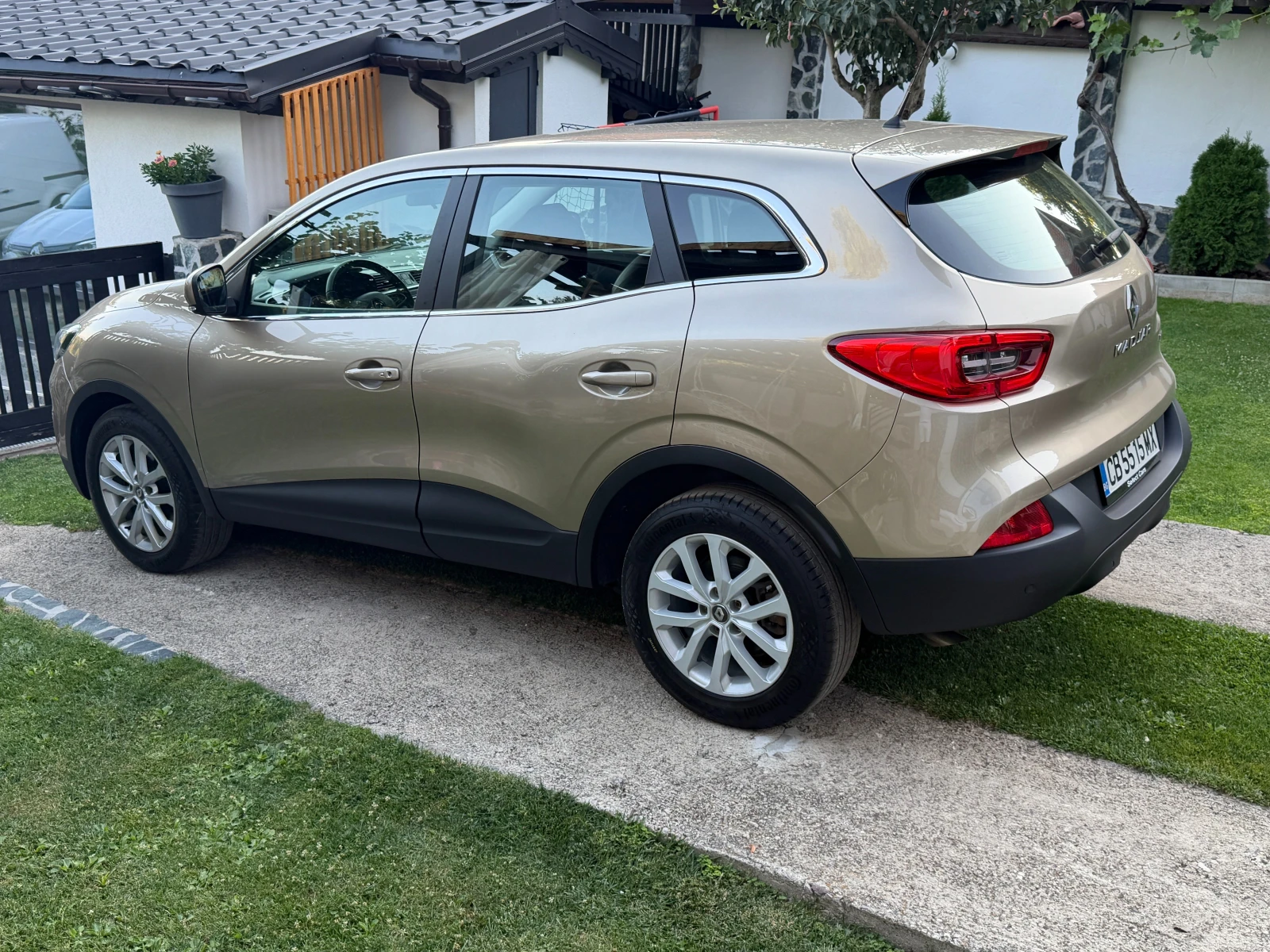 Renault Kadjar dci 4x4, снимка 4 - Автомобили и джипове - 55672615