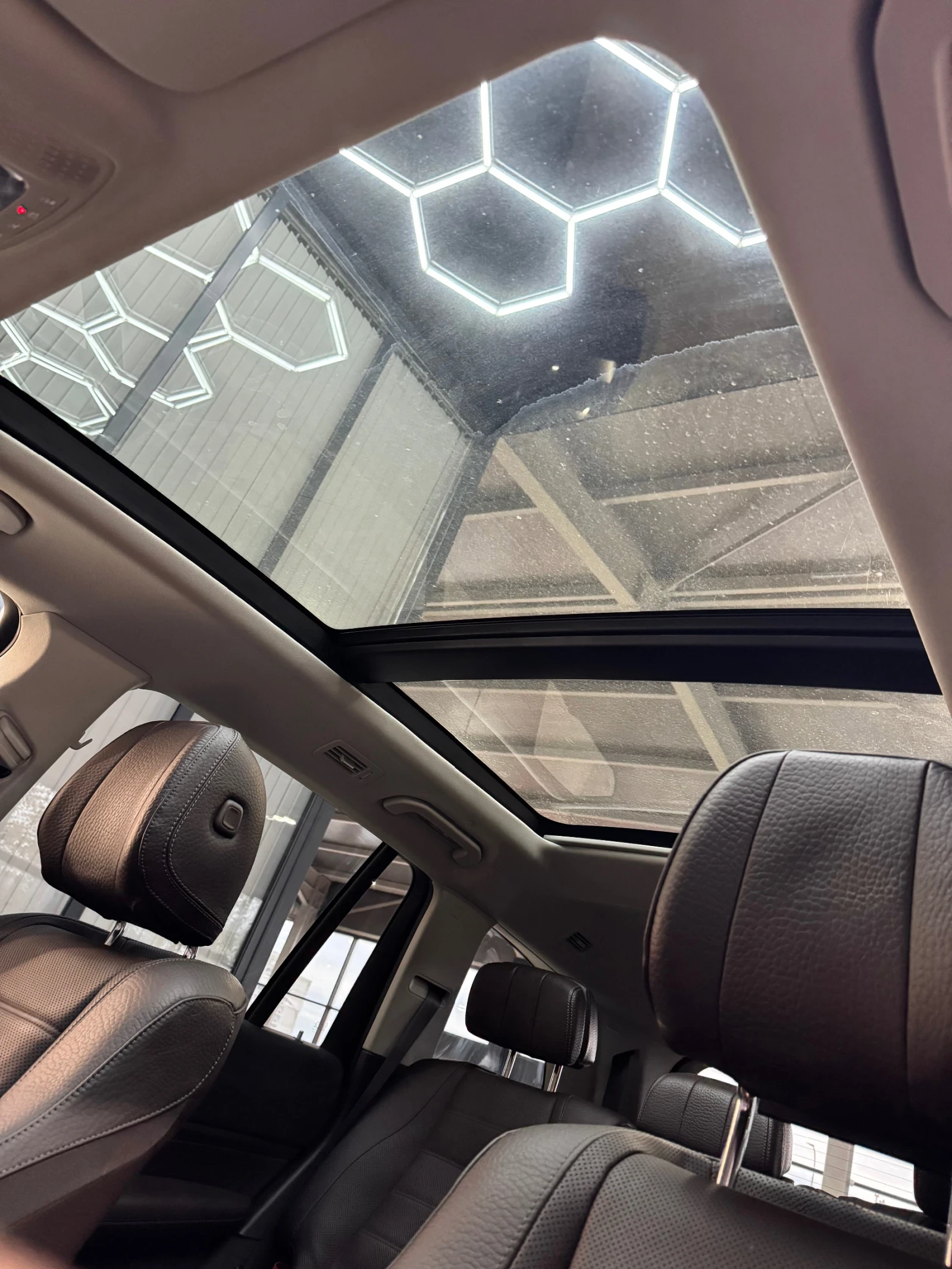 Mercedes-Benz GLS 400 d 4 MATIC* FULL ЕКС* AMG* 6+ 1* BURMESTER* BRABUS*, снимка 16 - Автомобили и джипове - 56111743