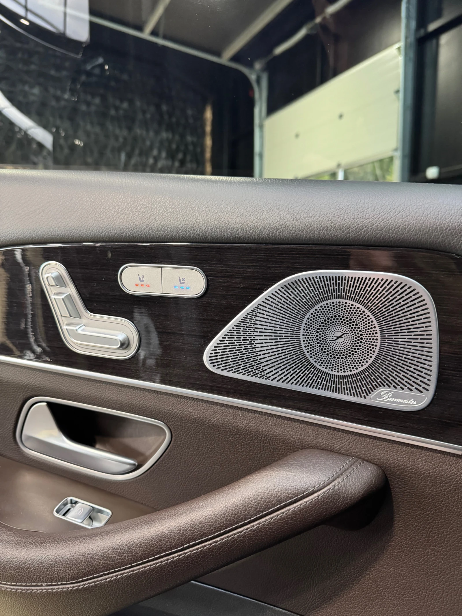 Mercedes-Benz GLS 400 d 4 MATIC* FULL ЕКС* AMG* 6+ 1* BURMESTER* BRABUS*, снимка 7 - Автомобили и джипове - 56111743