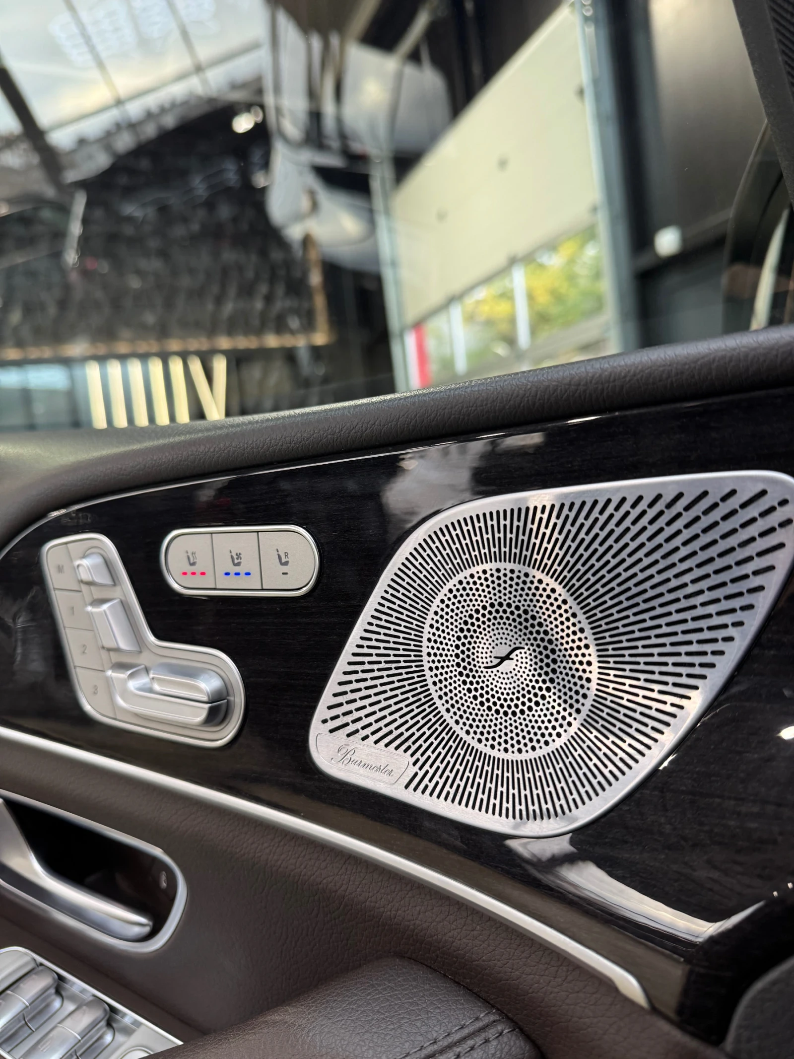 Mercedes-Benz GLS 400 d 4 MATIC* FULL ЕКС* AMG* 6+ 1* BURMESTER* BRABUS*, снимка 13 - Автомобили и джипове - 56111743