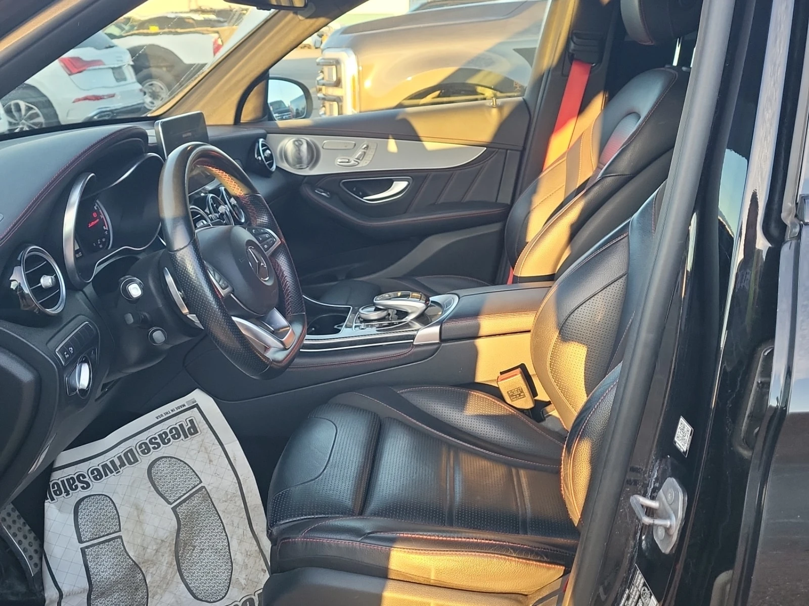 Mercedes-Benz GLC 43 AMG CARFAX/360 КАМЕРА/ПОДГРЕВ/ПАМЕТ/ПАНОРАМА, снимка 5 - Автомобили и джипове - 56155685