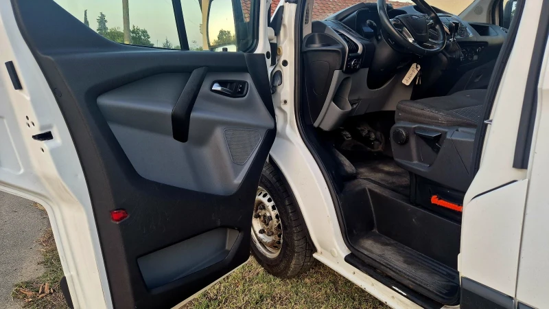 Ford Transit Custom 2.2 Maxi , снимка 10 - Бусове и автобуси - 52842687