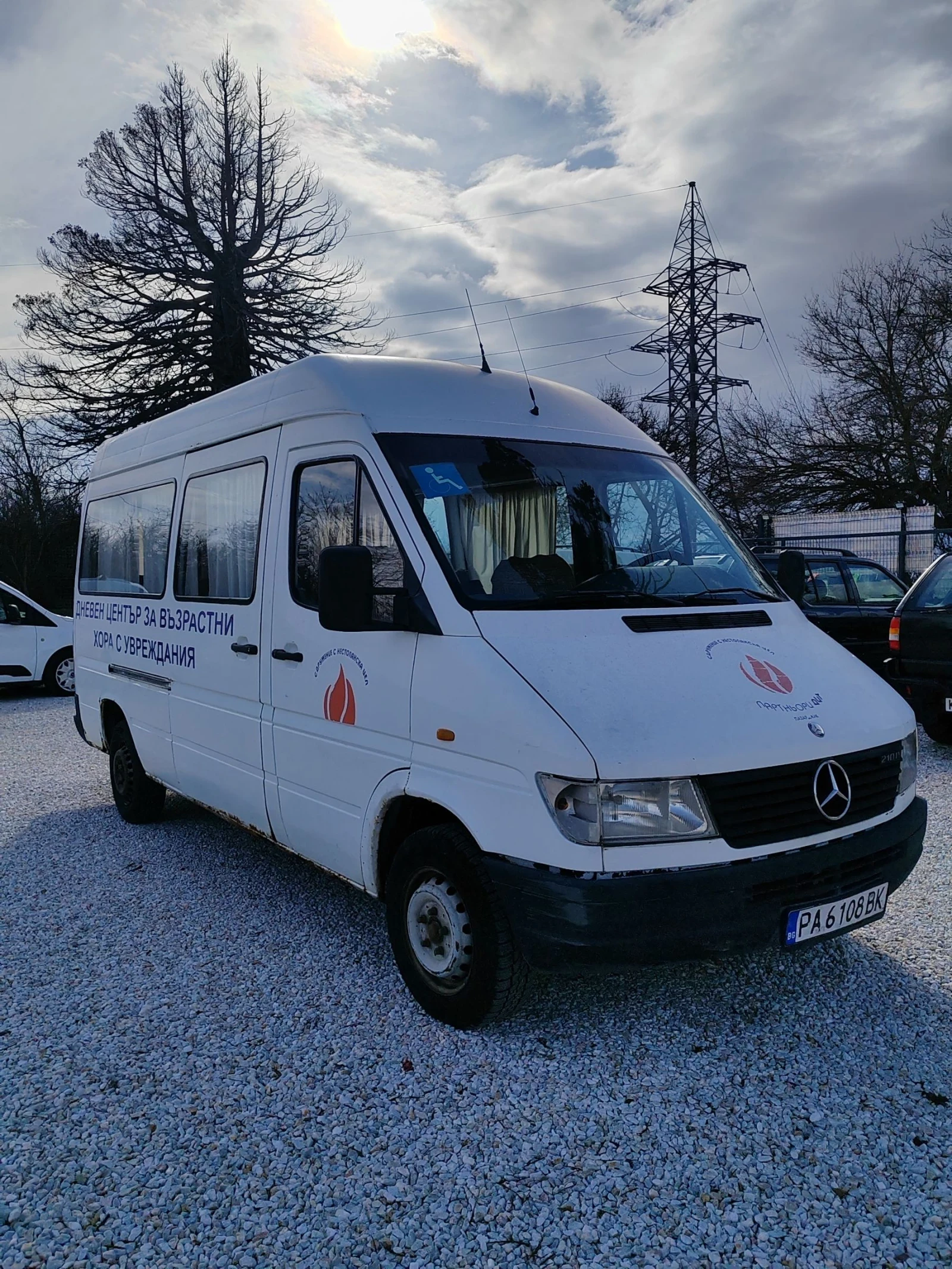 Mercedes-Benz 210 2, 9, 102к.с. 9 места.  - изображение 2