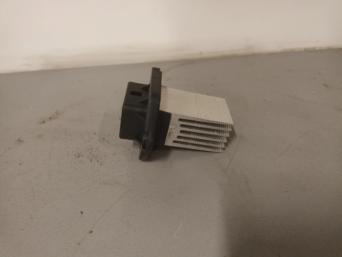 Реостат парно киа карнавал 2.9д седона 