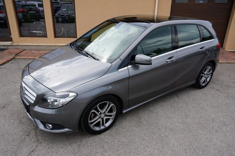 Mercedes-Benz B 180 TETTO PANORAMICO, снимка 1 - Автомобили и джипове - 45527737