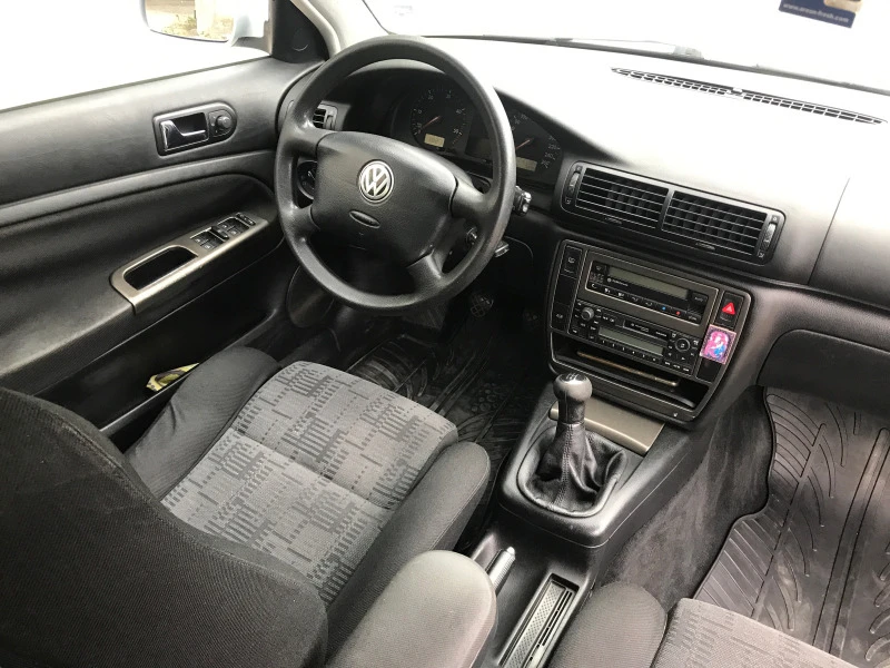 VW Passat 1.9TDI, снимка 14 - Автомобили и джипове - 47316469