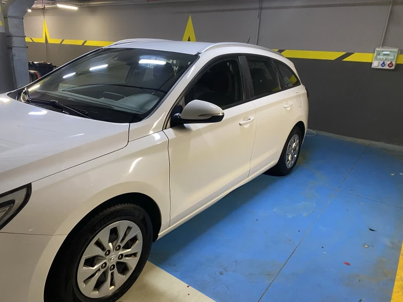 Hyundai I30 Класик, снимка 4 - Автомобили и джипове - 47808874