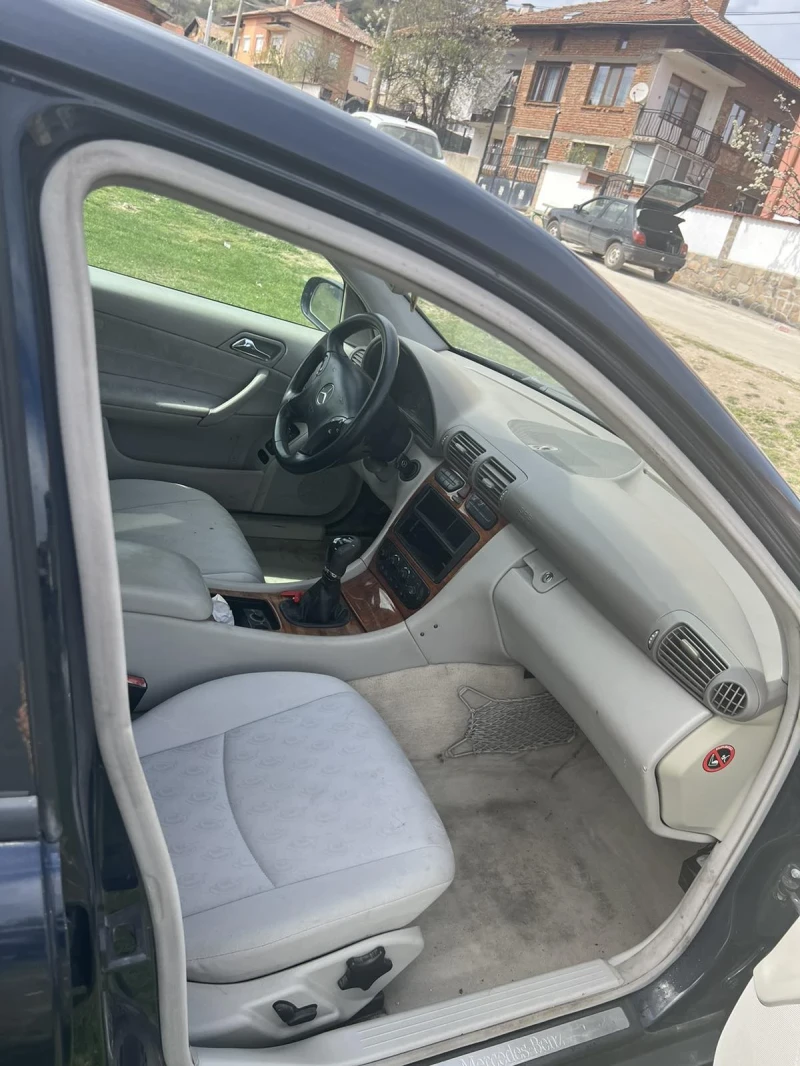 Mercedes-Benz C 200, снимка 5 - Автомобили и джипове - 48350464