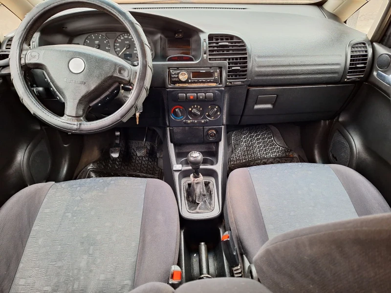 Opel Zafira 1.8 бензин със газов инжекцион , снимка 3 - Автомобили и джипове - 52892016