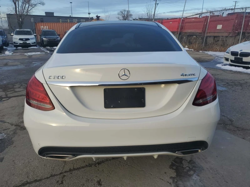 Mercedes-Benz C 300 * 4dr Sdn 4MATIC * CARFAX * БЕЗ ПЪРВОНАЧАЛНА ВНОСК, снимка 4 - Автомобили и джипове - 52894604