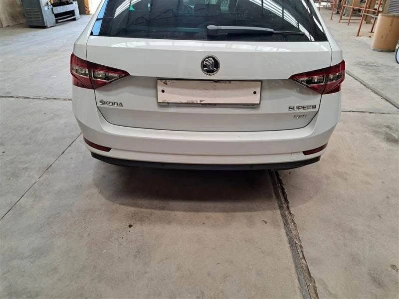 Skoda Superb L&K 2.0TDI 190hp 4x4 сервизна история, снимка 4 - Автомобили и джипове - 49539330