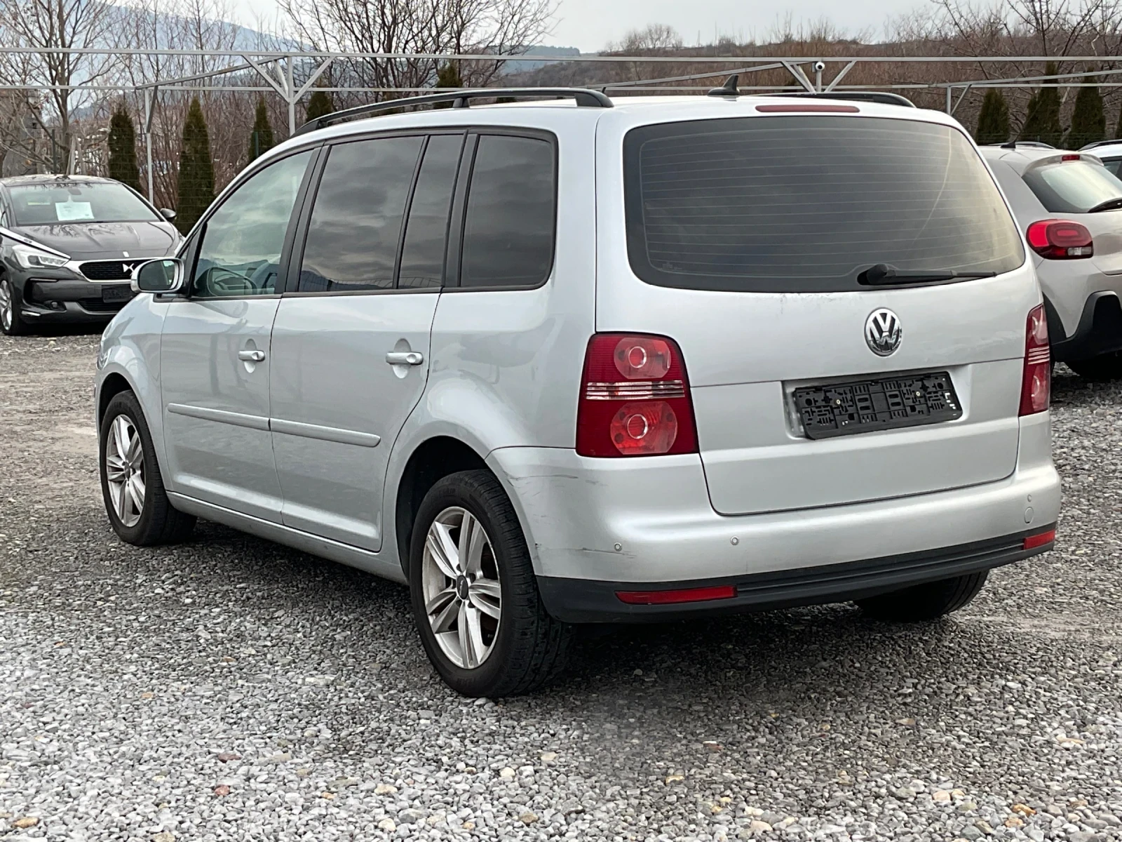 VW Touran 1.9 TDI DSG 7 места - изображение 5