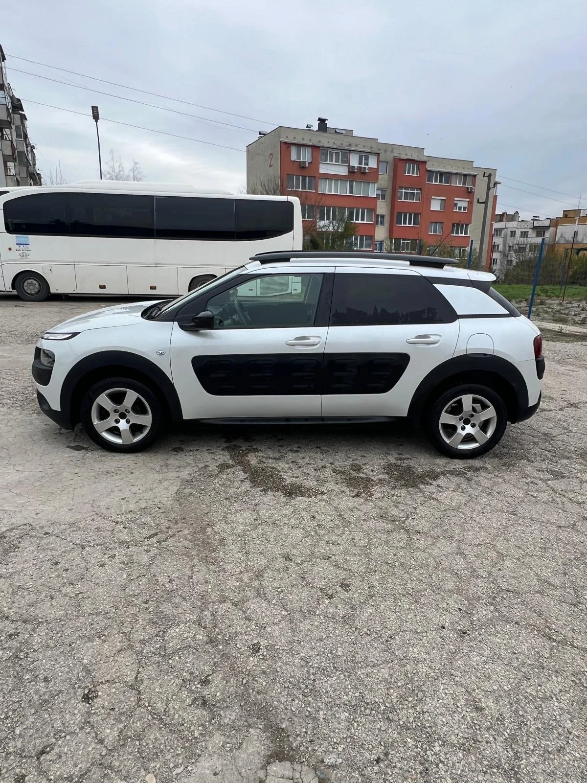 Citroen C4 Cactus 1.2i автоматик  - изображение 8
