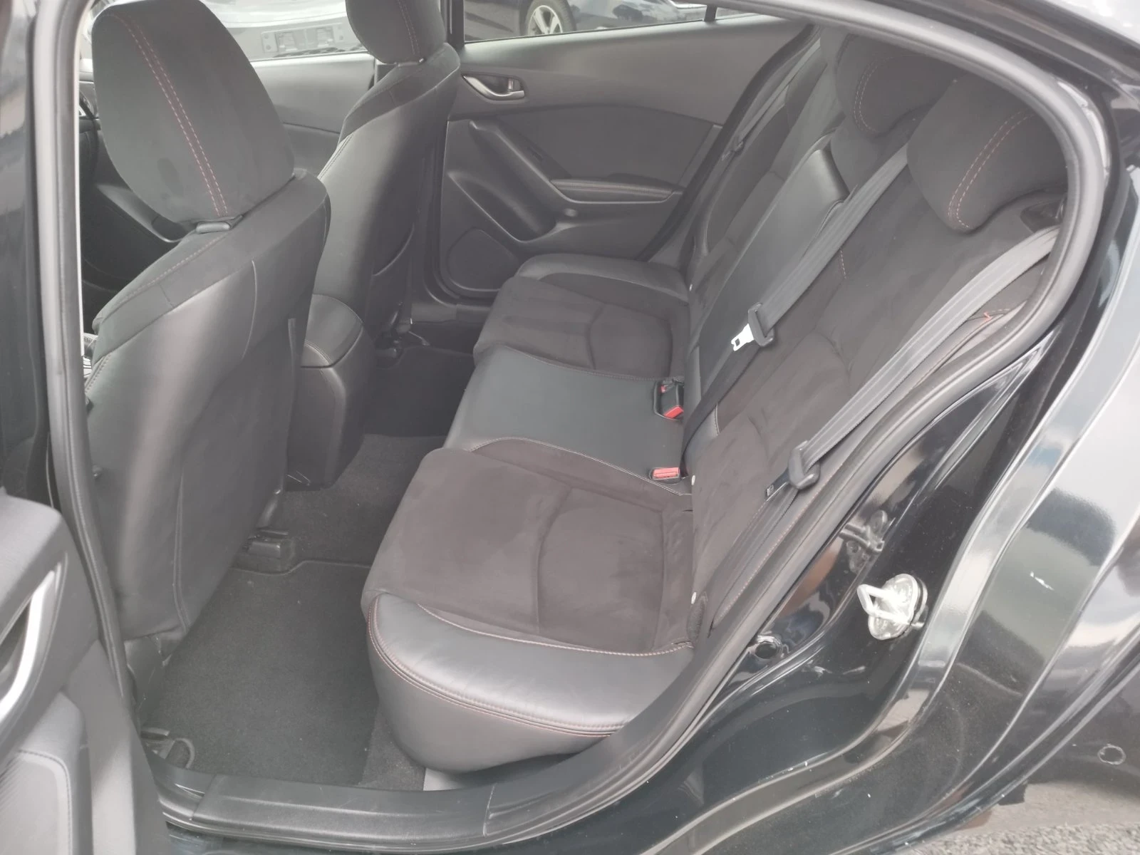 Mazda 3  - изображение 8