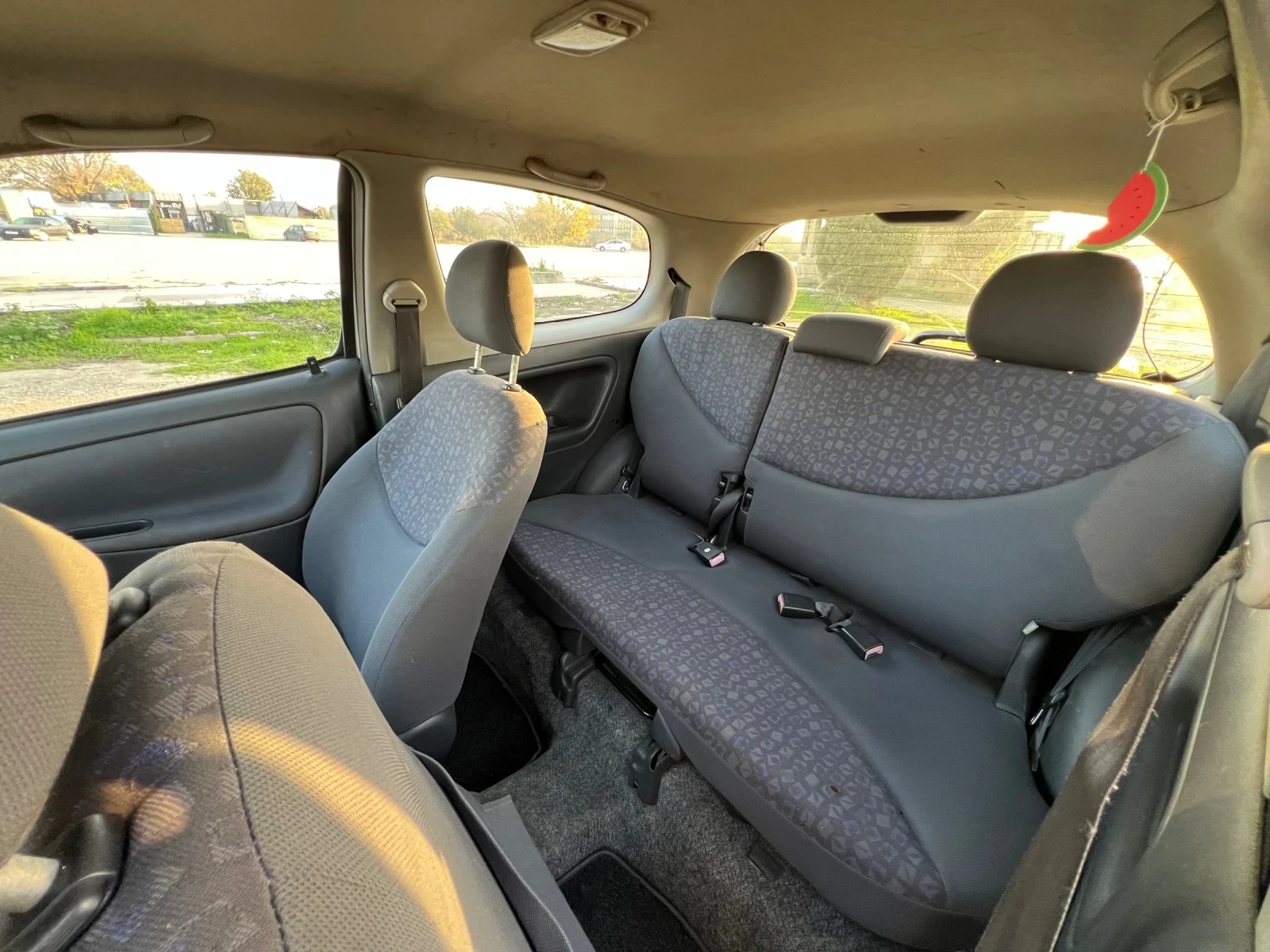 Toyota Yaris VVT-I 1.0 68ps - изображение 8