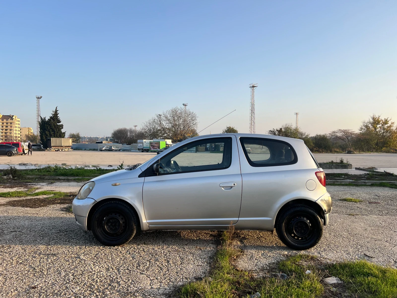 Toyota Yaris VVT-I 1.0 68ps - изображение 2