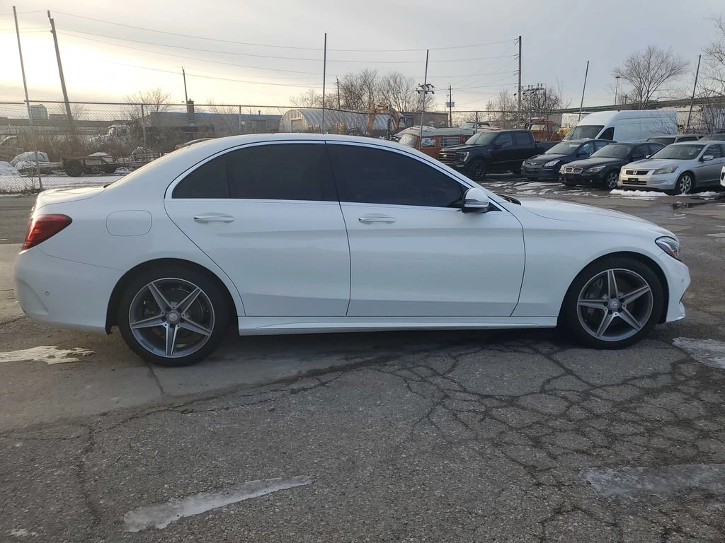 Mercedes-Benz C 300 * 4dr Sdn 4MATIC * CARFAX * БЕЗ ПЪРВОНАЧАЛНА ВНОСК - изображение 3