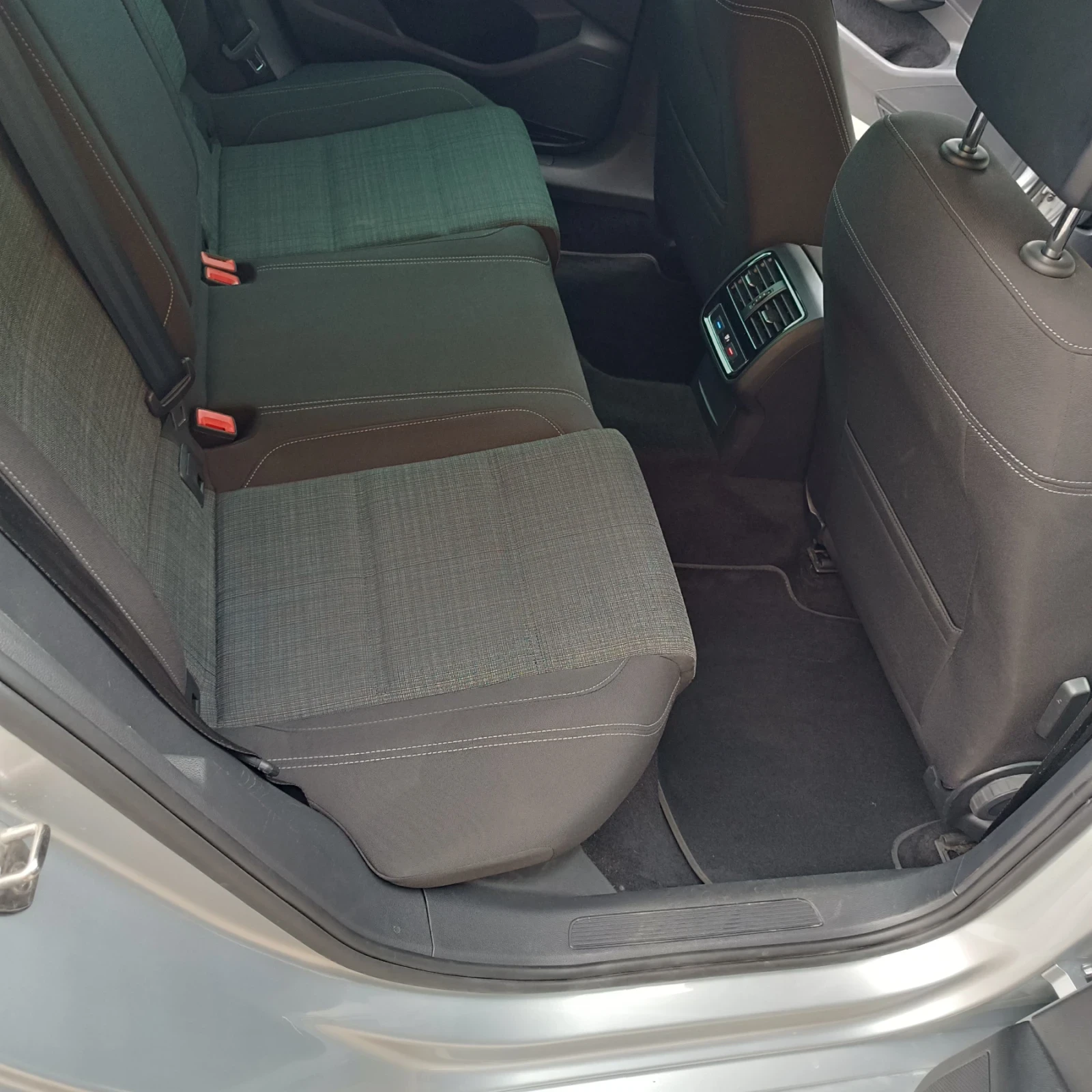 VW Passat R-Line 2.0 190ks. | Mobile.bg � ����������� 10