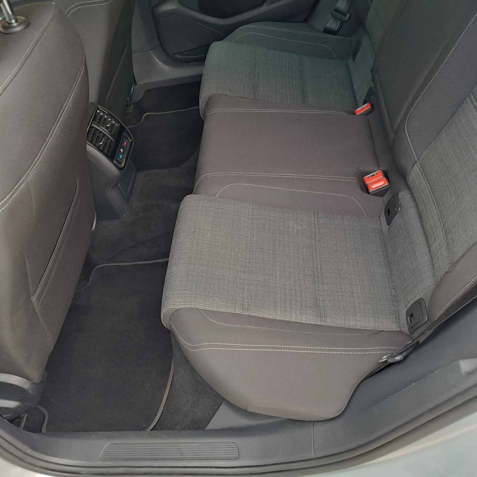 VW Passat R-Line 2.0 190ks. | Mobile.bg � ����������� 11