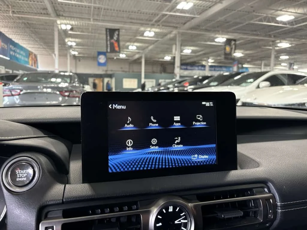 Lexus IS * AWD| SUNROOF| ALLOYS| LEATHER| BACKUPCAM| HEATED, снимка 17 - Автомобили и джипове - 53927126