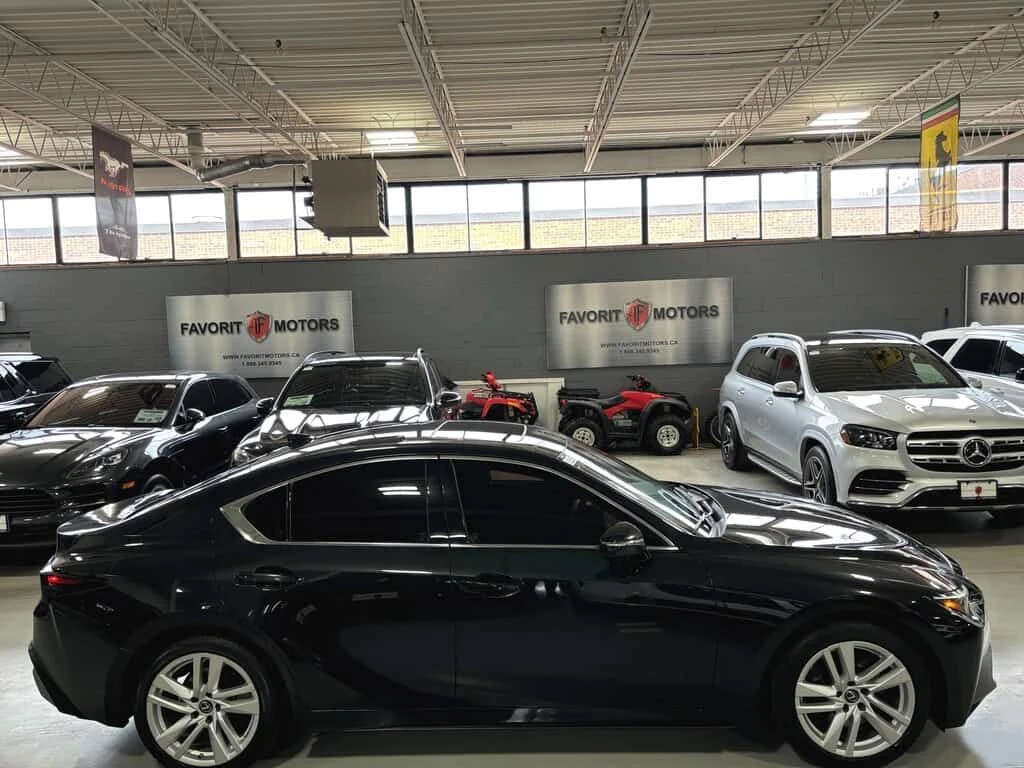 Lexus IS * AWD| SUNROOF| ALLOYS| LEATHER| BACKUPCAM| HEATED, снимка 3 - Автомобили и джипове - 53927126