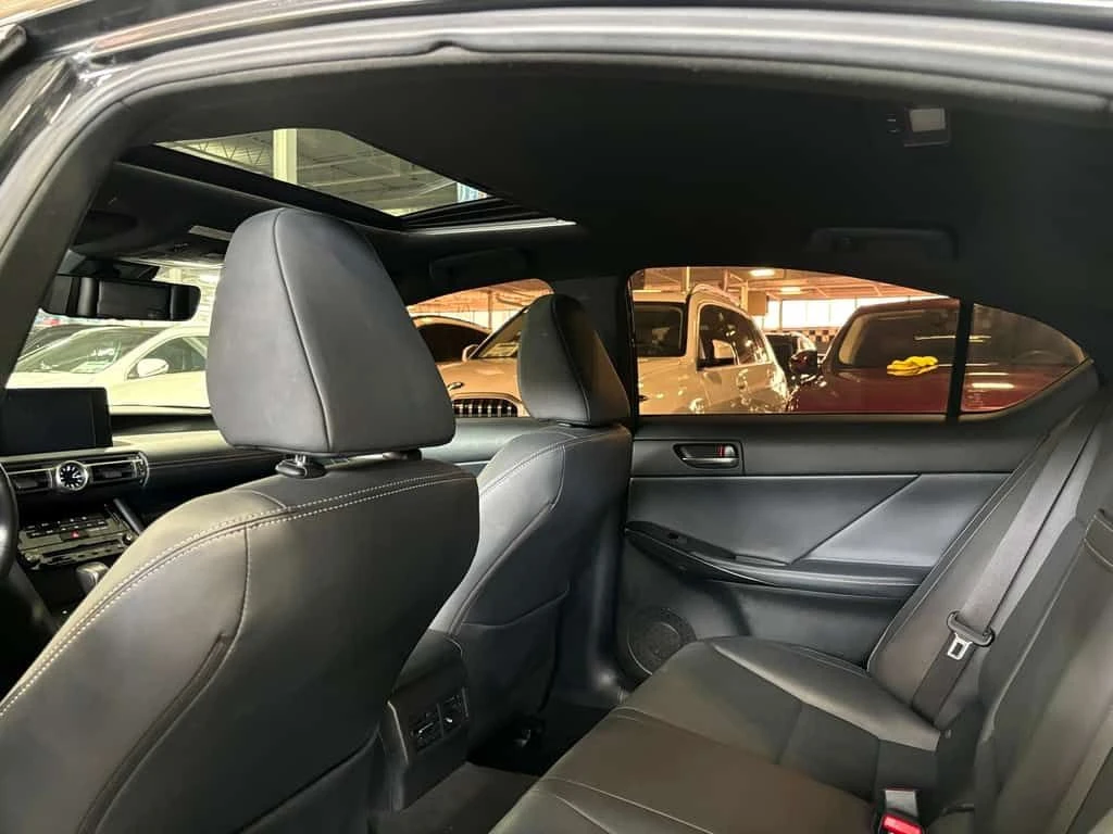 Lexus IS * AWD| SUNROOF| ALLOYS| LEATHER| BACKUPCAM| HEATED, снимка 11 - Автомобили и джипове - 53927126