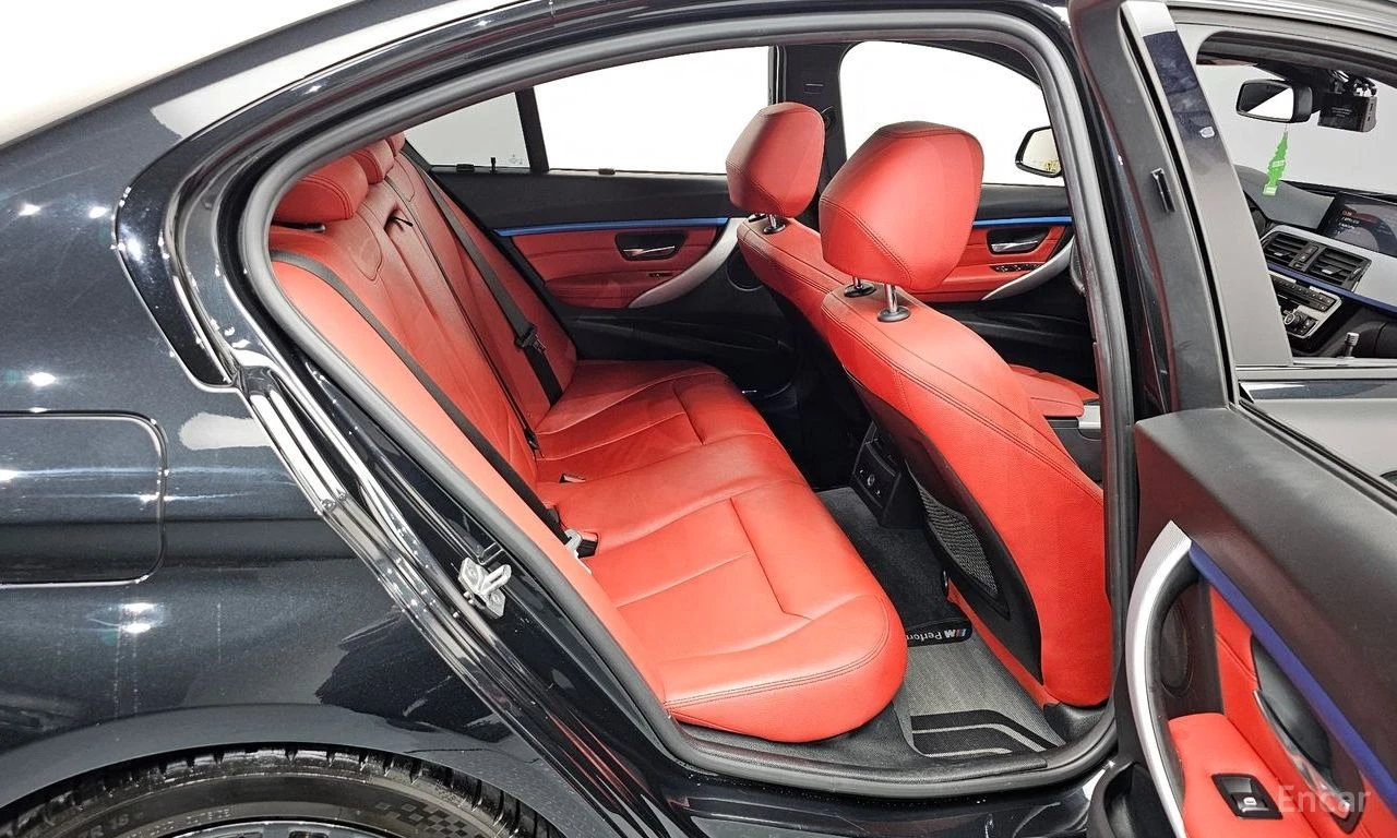 BMW 330 M-PACK* HEADUP* ЧЕРВЕН САЛОН* ПОДГРЕВ* ШИБЕДАХ* , снимка 16 - Автомобили и джипове - 54550721
