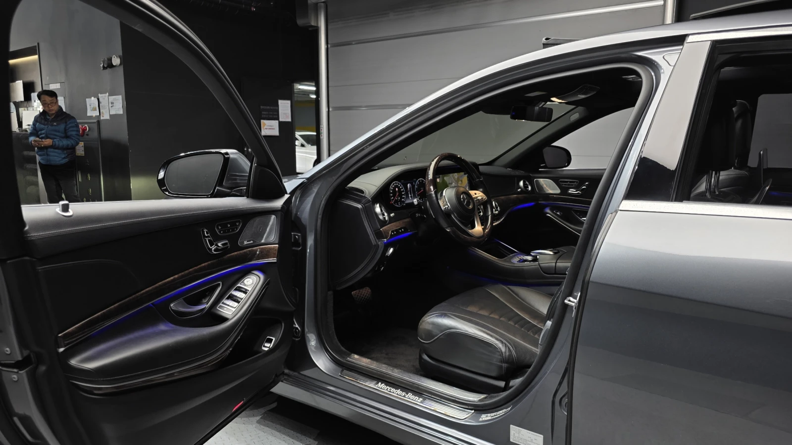 Mercedes-Benz S 560 LONG* 63 AMG PK* МАСАЖ* ОБДУХ* 360* ТВ* FULL* КРАЙ, снимка 9 - Автомобили и джипове - 54575198