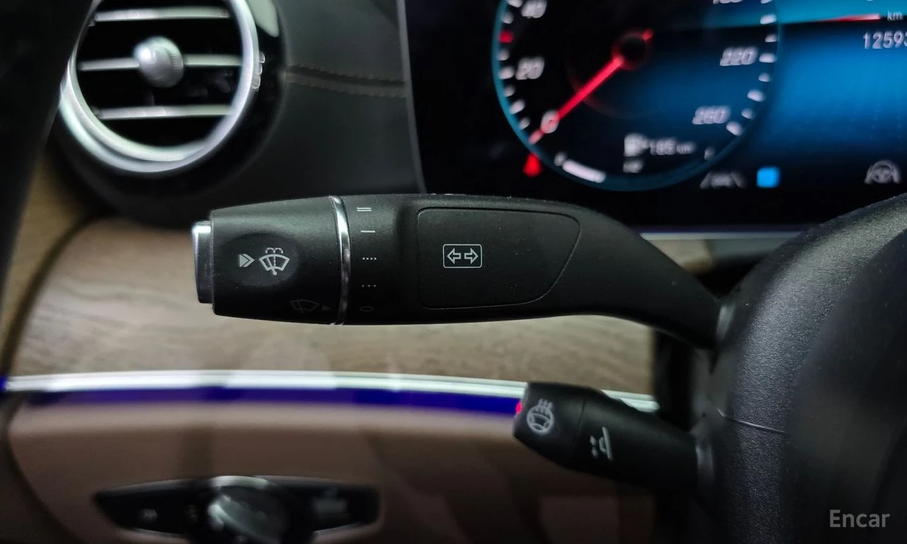 Mercedes-Benz E 250 EXECUTIVE* ПОДГРЕВ* ОБДУХВАНЕ* 360КАМЕРА* LANE* AS, снимка 8 - Автомобили и джипове - 54658105
