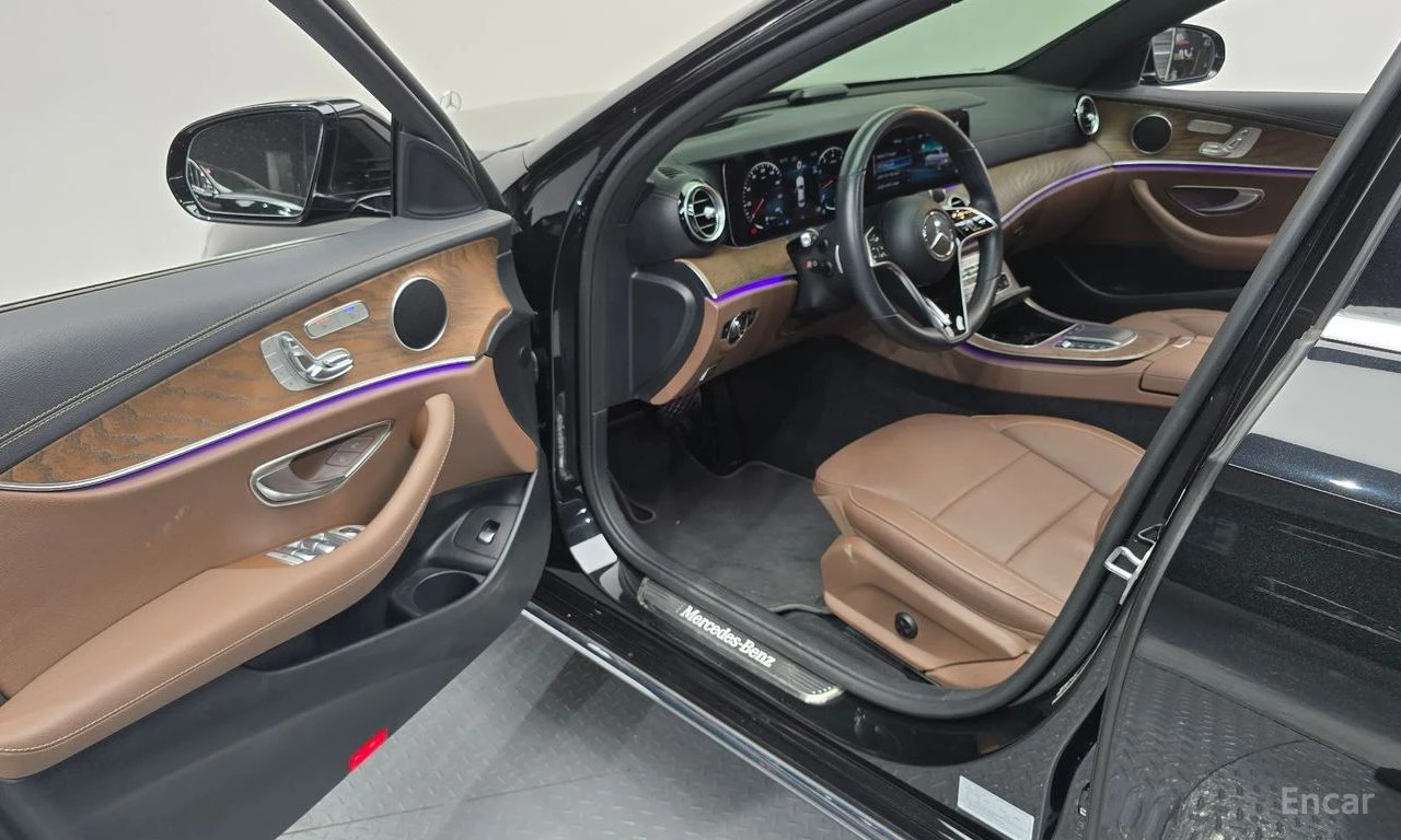 Mercedes-Benz E 250 EXECUTIVE* ПОДГРЕВ* ОБДУХВАНЕ* 360КАМЕРА* LANE* AS, снимка 5 - Автомобили и джипове - 54658105