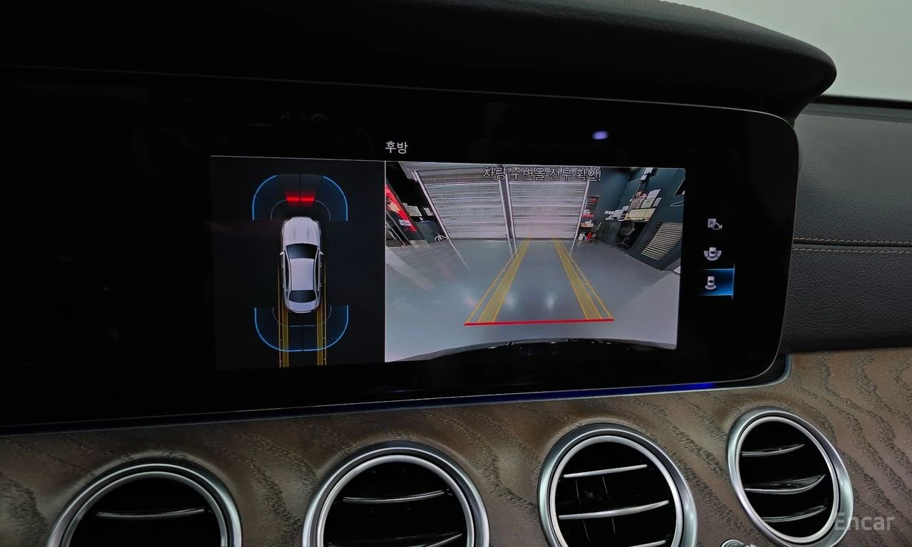 Mercedes-Benz E 250 EXECUTIVE* ПОДГРЕВ* ОБДУХВАНЕ* 360КАМЕРА* LANE* AS, снимка 10 - Автомобили и джипове - 54658105