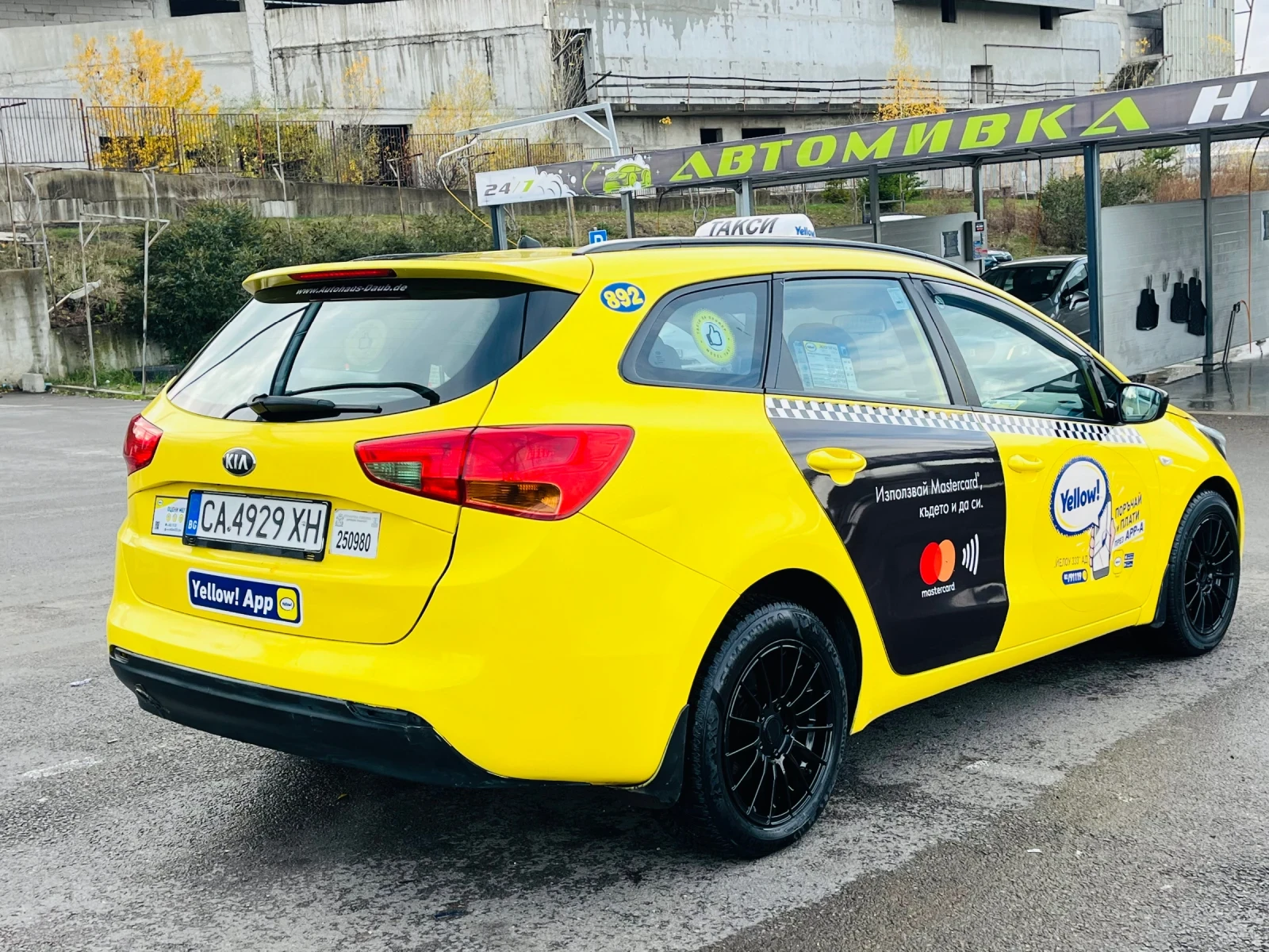 Kia Ceed 1.4/ГАЗ, снимка 4 - Автомобили и джипове - 54887476