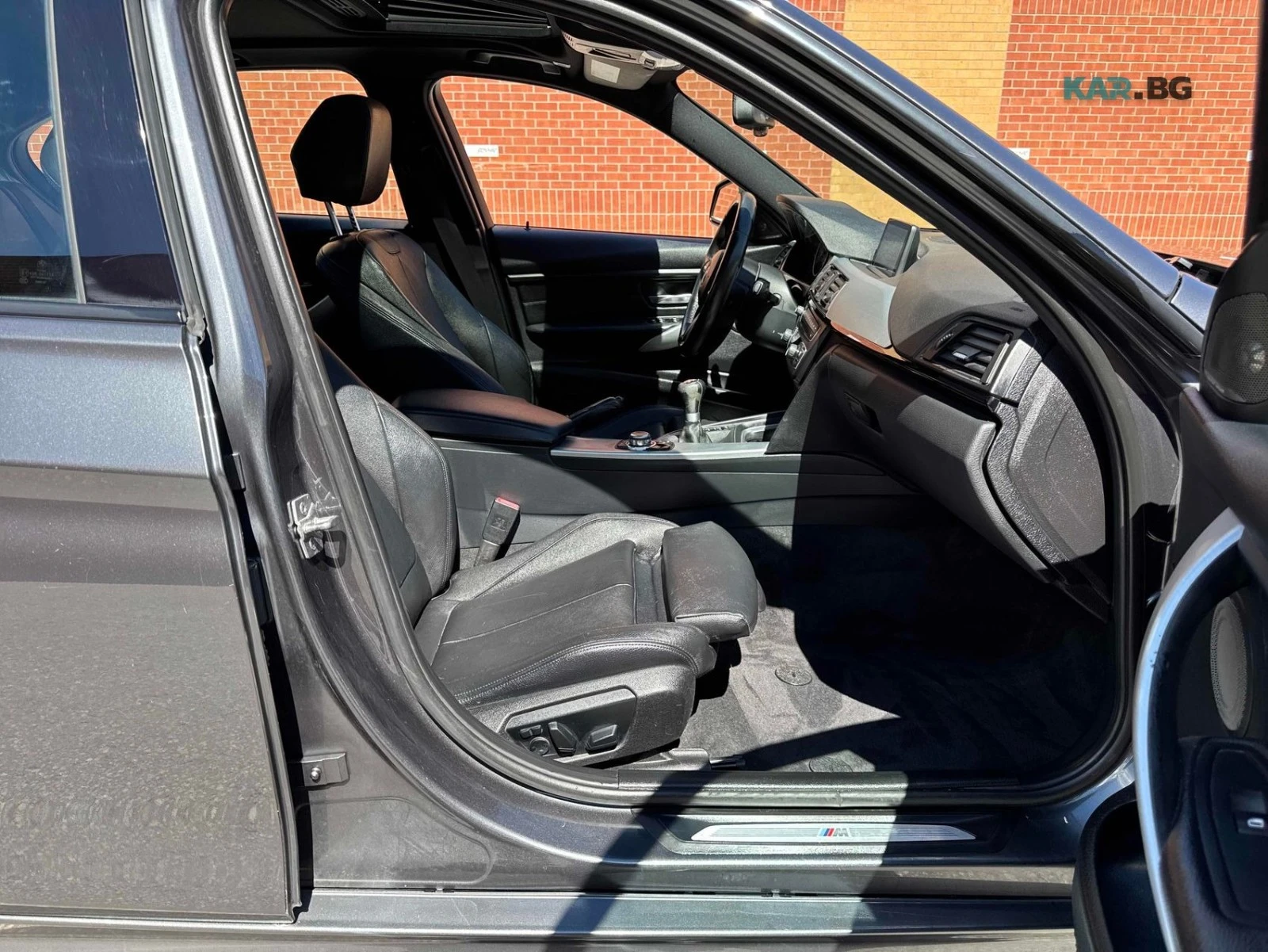 BMW 335 MPACK* HEADUP* HARMAN* СЛ.ЛЕНТИ* М.ТОЧКА, снимка 14 - Автомобили и джипове - 54987053