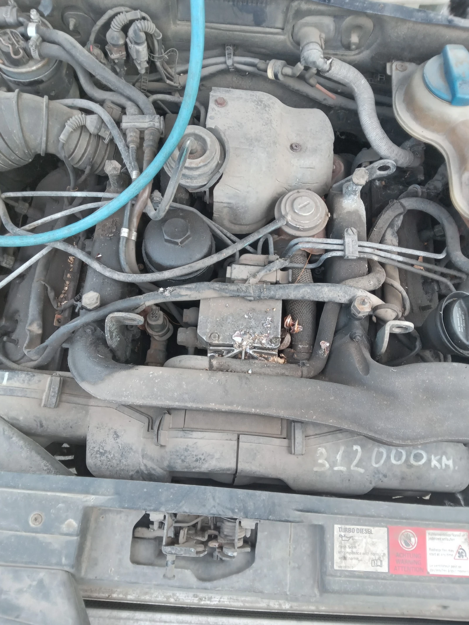 Audi A6 2.5 TDI, снимка 7 - Автомобили и джипове - 55286627
