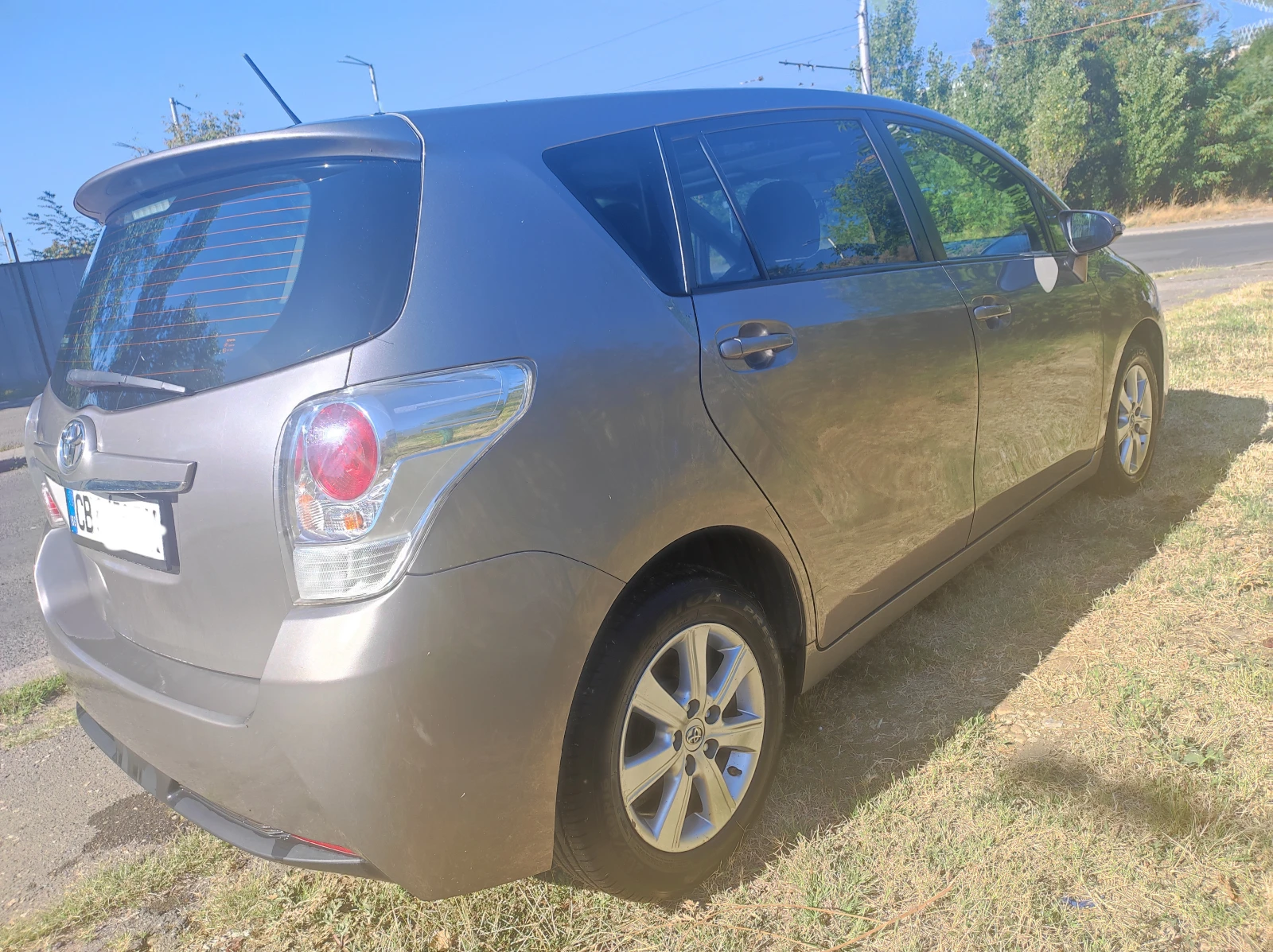 Toyota Verso, снимка 4 - Автомобили и джипове - 55678370
