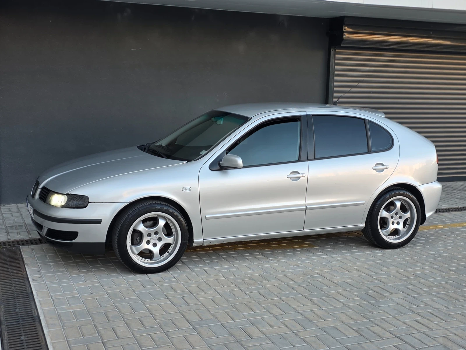 Seat Leon 1.9 TDI 110.k.c, снимка 4 - Автомобили и джипове - 55892474