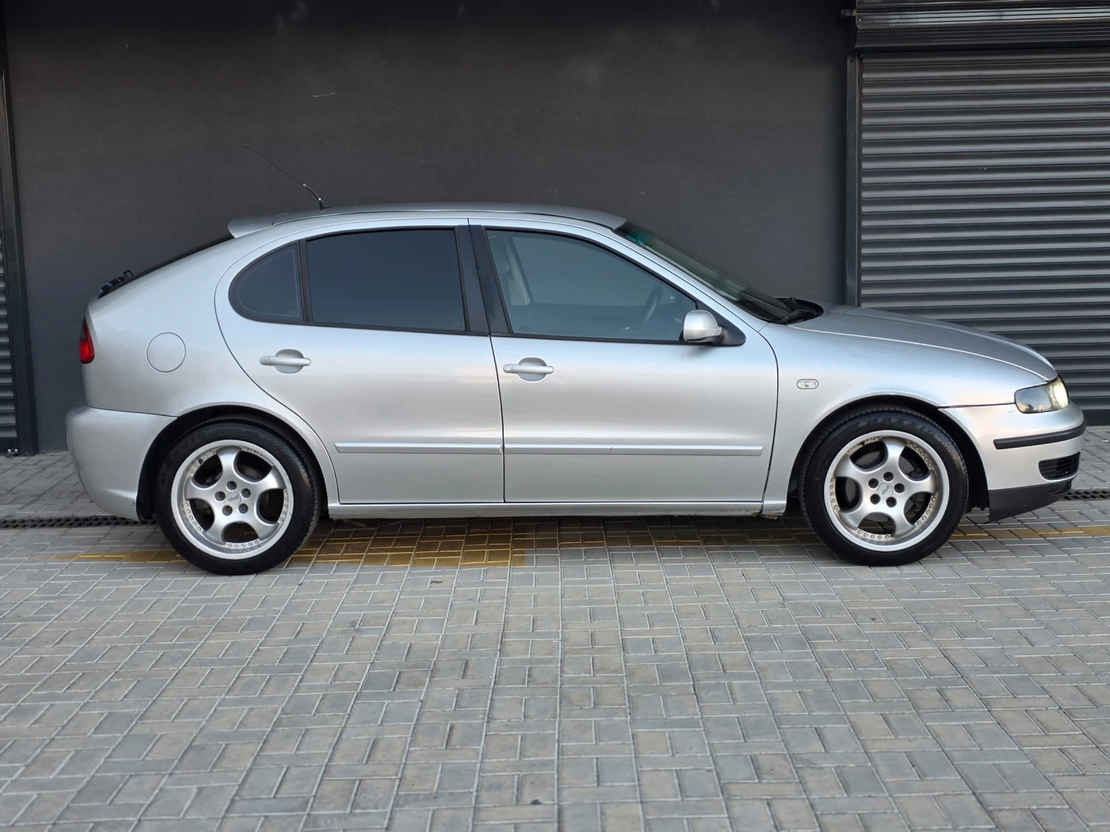 Seat Leon 1.9 TDI 110.k.c, снимка 6 - Автомобили и джипове - 55892474