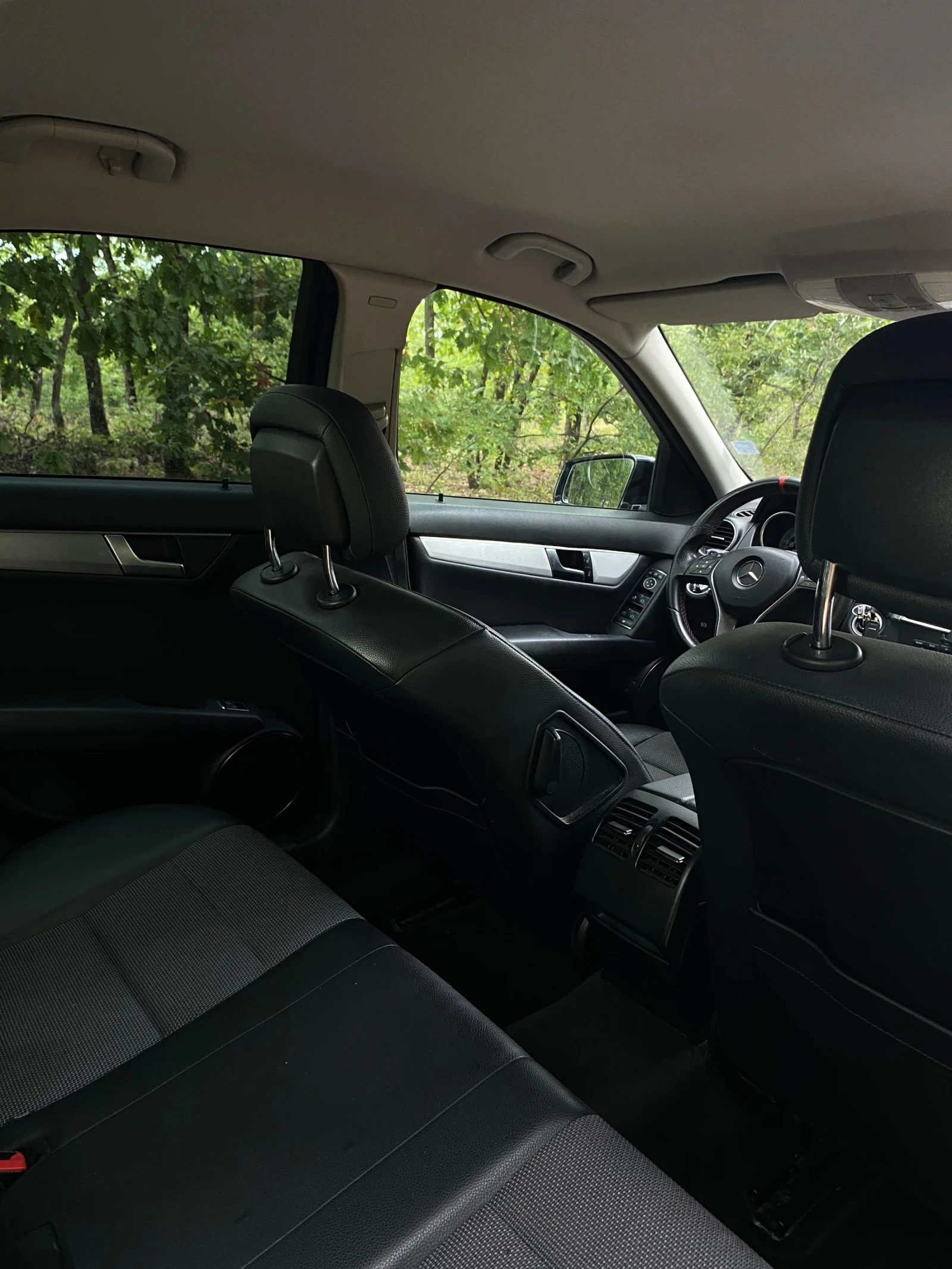Mercedes-Benz C 220 Avantgarde, снимка 10 - Автомобили и джипове - 56293966