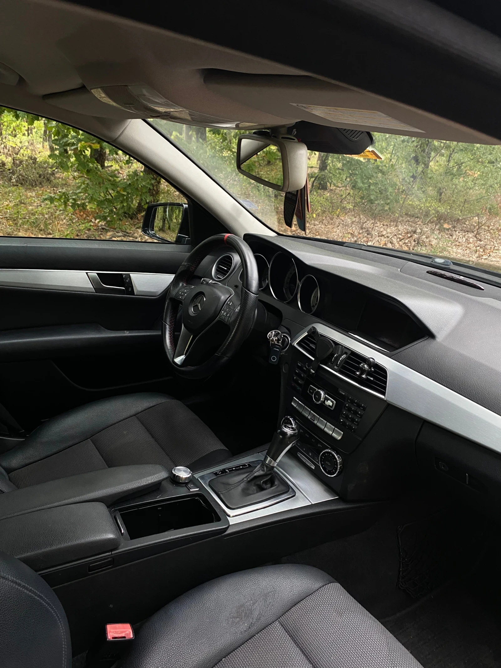 Mercedes-Benz C 220 Avantgarde, снимка 8 - Автомобили и джипове - 56293966