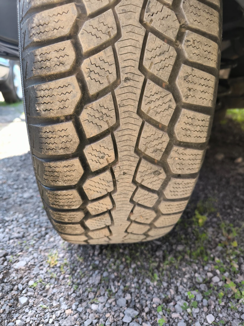 Dacia Duster 1.6i EURO5 4x2, снимка 14 - Автомобили и джипове - 50154270