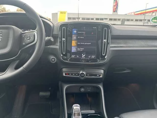 Volvo XC40, снимка 9 - Автомобили и джипове - 48406865