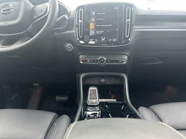 Volvo XC40, снимка 11 - Автомобили и джипове - 48406865