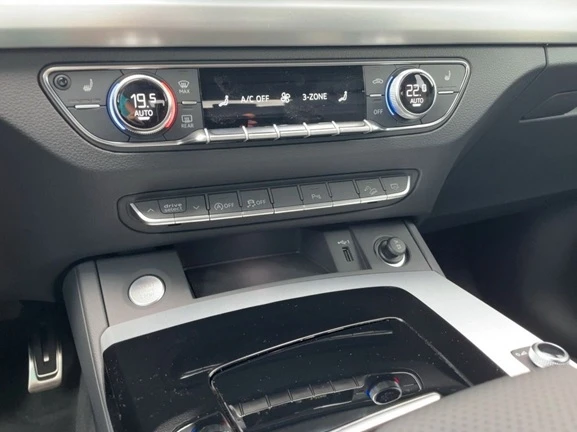 Audi Q5 40 TDI Quattro = S-line= Black Optic Plus Гаранция - изображение 7