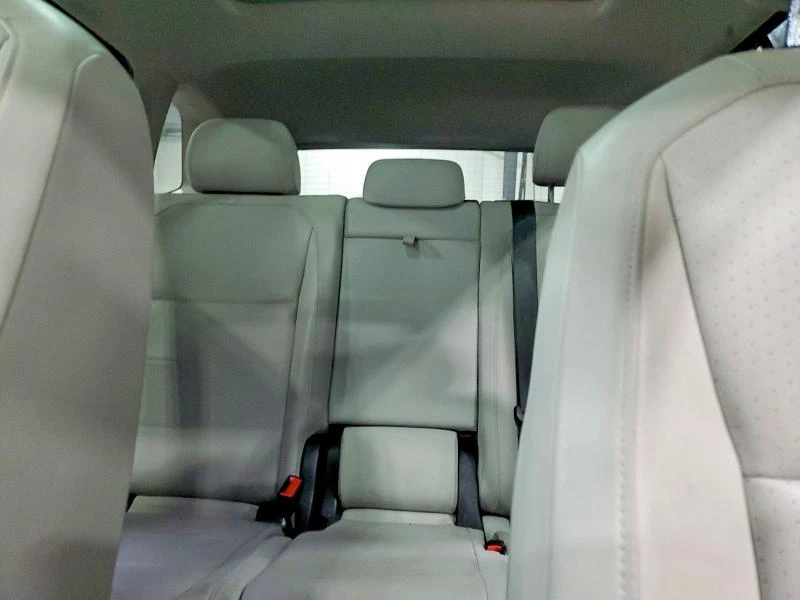 VW Tiguan 2.0L 4 ALL WHEEL DRIVE, снимка 11 - Автомобили и джипове - 53713676